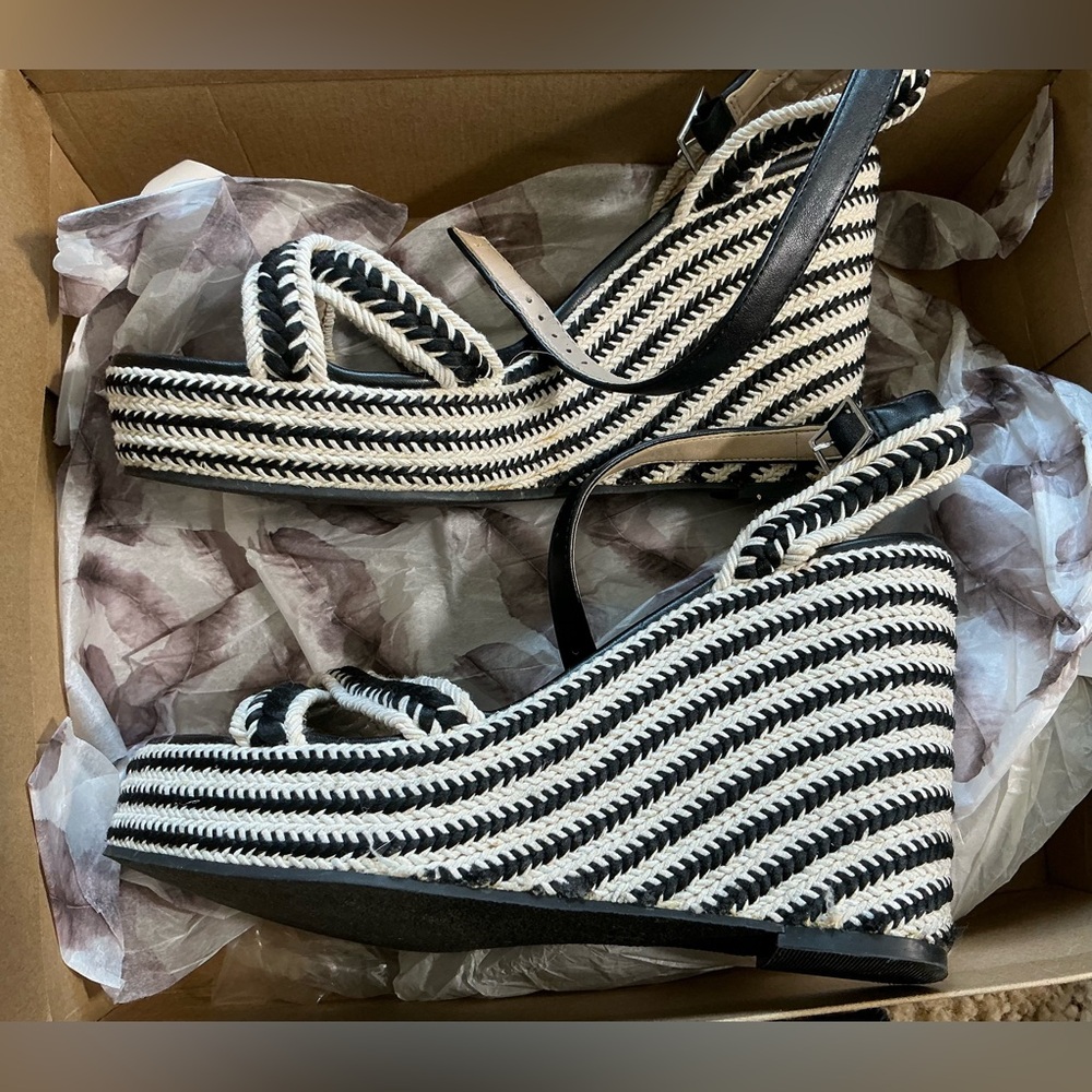 Jessica Simpson size 8.5 Black and White Wedge Sandals